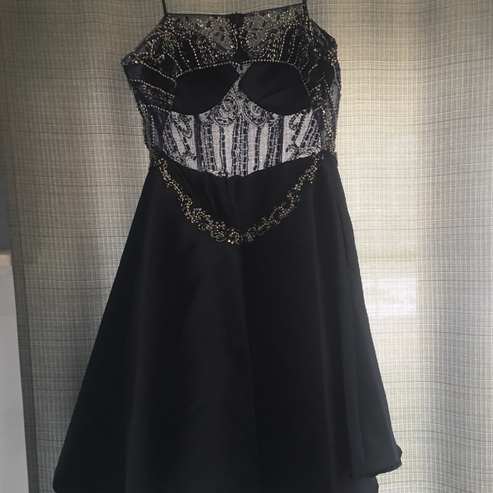 Prom/Homecoming Dresses - Picture 3 of 8